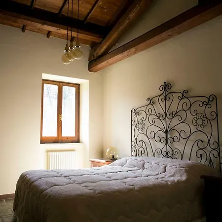 Casale Le Rocche Holiday home Civitella Del Tronto